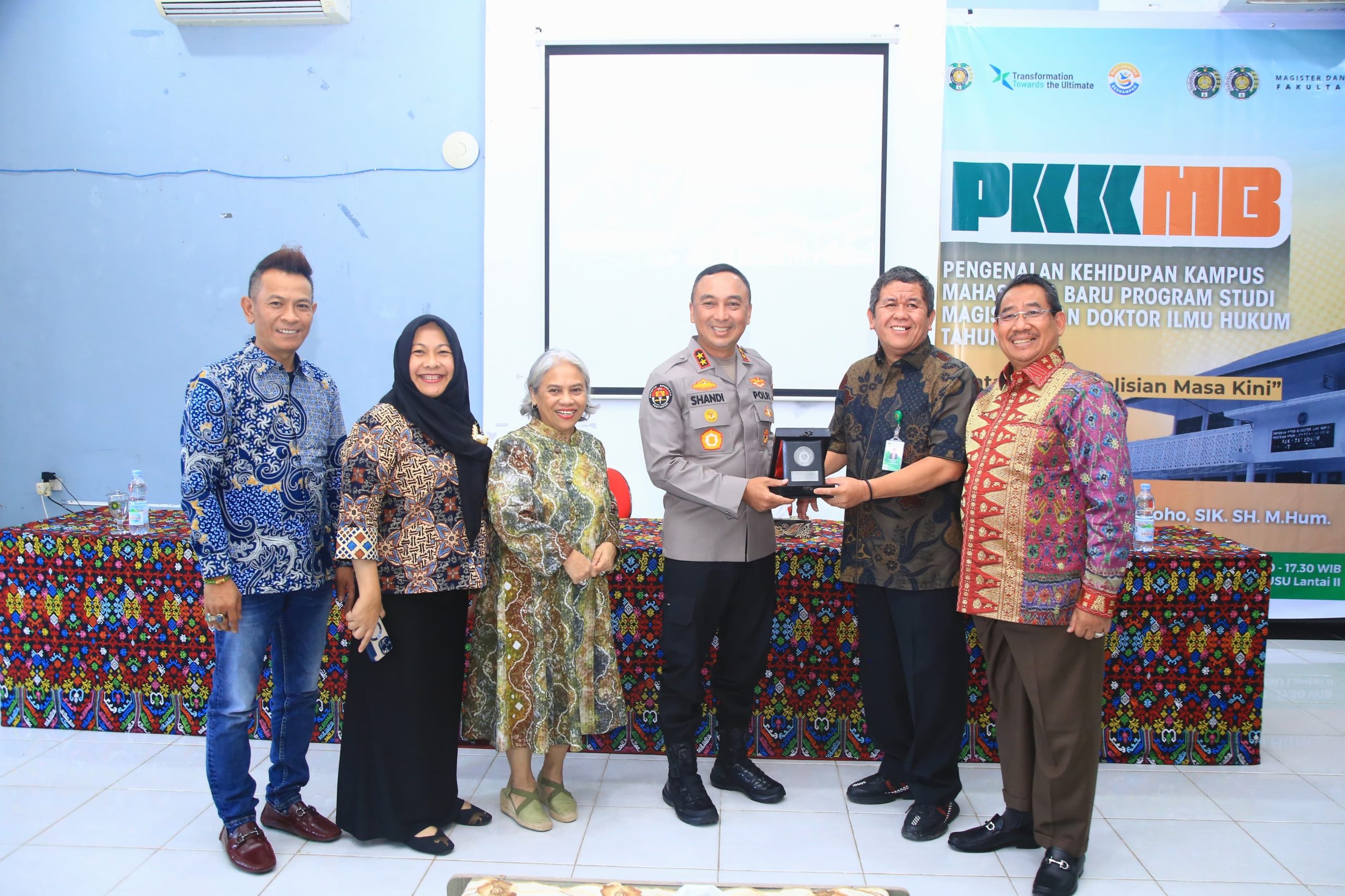 8c89cfc1-3255-4cb1-a08e-26a9dac163a1