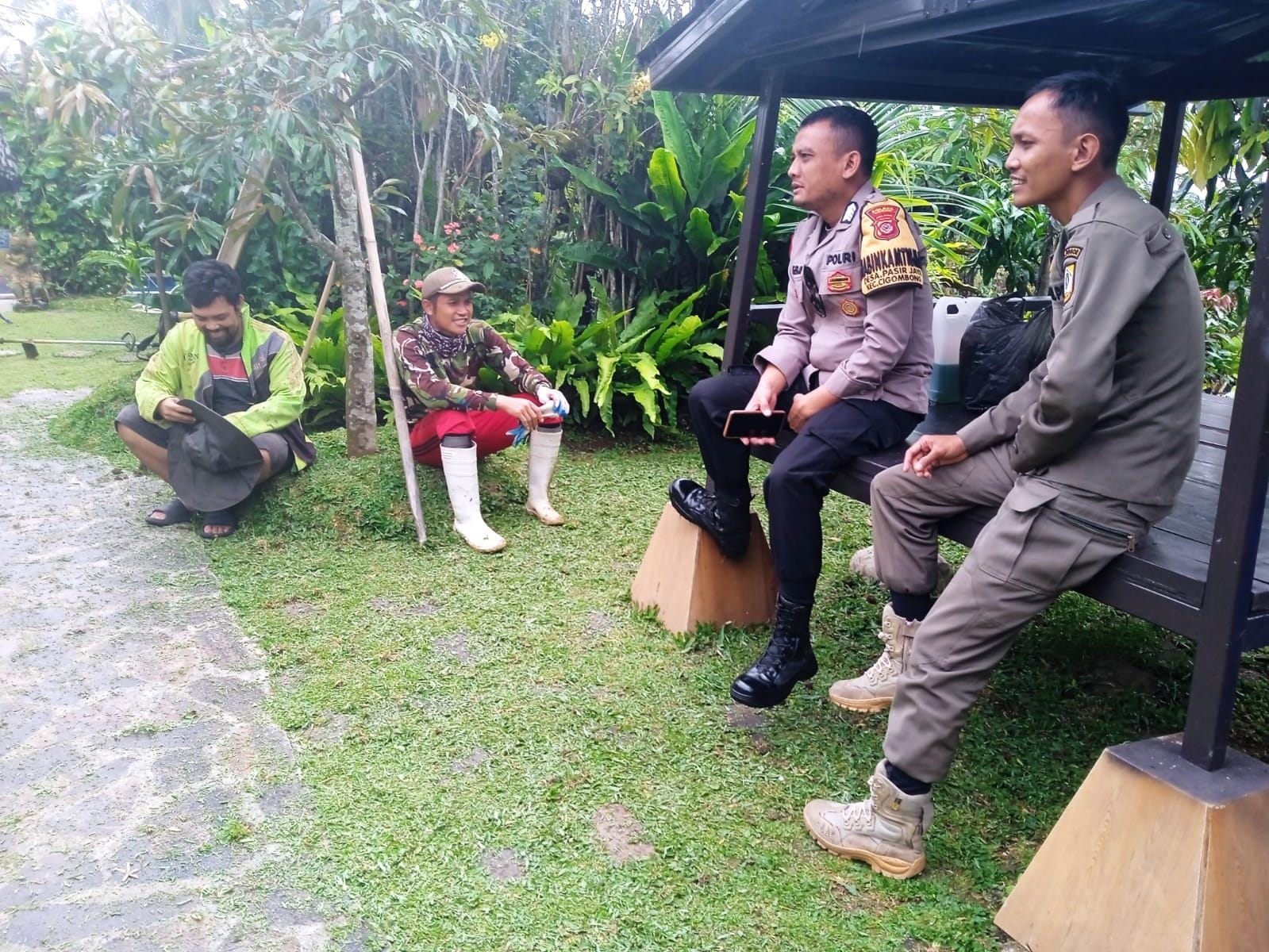 b1f104af-3d5a-44a9-8564-71fbce6d517c