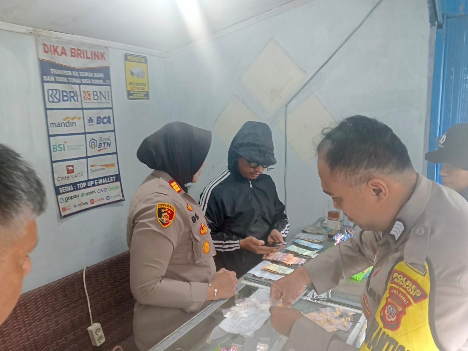 a29c6f1d-74c5-480a-9de1-9a0c1a5a4cf9